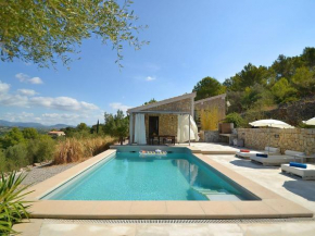 Modern furnished house with private pool and view over the mountains